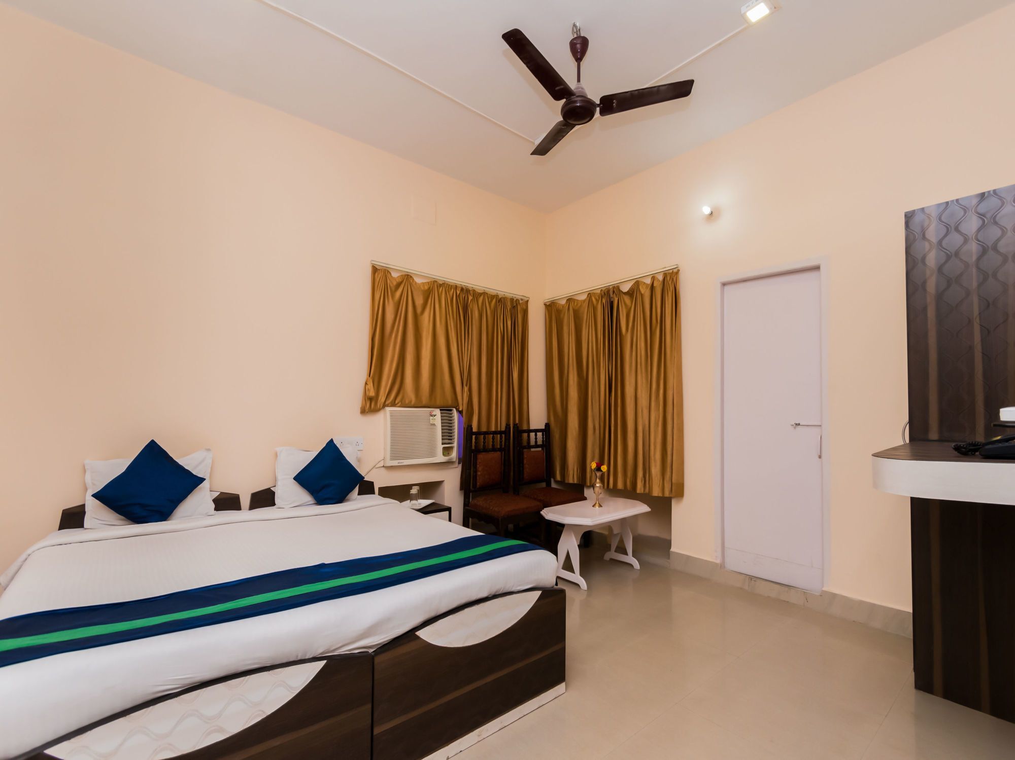 Oyo 8998 Hotel Aayash Liluāh Exterior photo